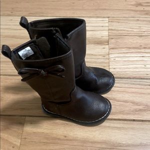 Brown gap boots with bow size 5